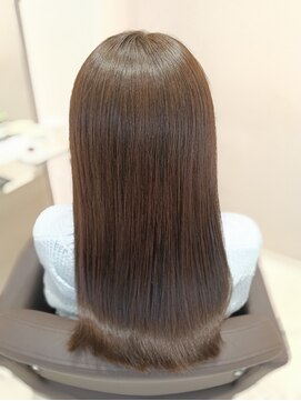 アンベリールフルー(EMBELLIR fleur) ロングレイヤーカットスタイル