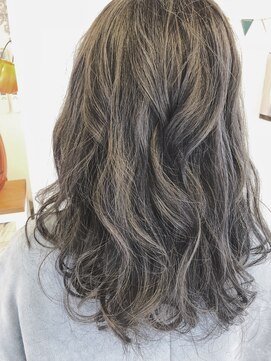 フラバー(flover) 外国人風3Dハイライトxグレージュアッシュ