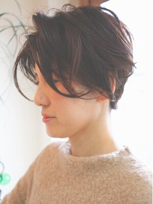 大人女性の上質サロン《hair LuLu》。まるでオシャレ染めのようなグレイカラーで若々しく美しい髪へ。