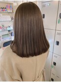 オリーブベージュ