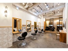 ラフィス ヘアーピュール 梅田茶屋町店(La fith hair pur)の雰囲気（アットホームな空間でゆったり過ごせます♪）