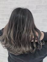 リトル カスカベ(little kasukabe)&nbsp;外国人風バレイヤージュ_グレージュ_グラデーションカラー