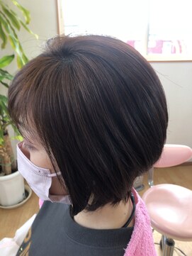 エミュウ(Emue) 大人女性に人気のショートカット♪