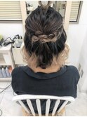 ルーズ波巻きハーフアップスタイル