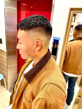 銀座マツナガ 神田店 10代20代メンズ黒髪短髪スキンフェードクロップ