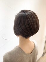 ネオリーブアオバ 高田馬場店(Neolive aoba)&nbsp;白髪ぼかしハイライトで仕上げたショートボブ