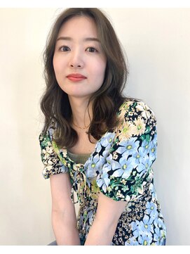 ユニク(uNIQU) セミロング×グレージュ