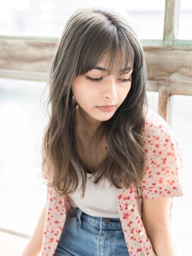 リリーオブザベイス(Lily of the Vase) グレージュ、ゆるふわロング