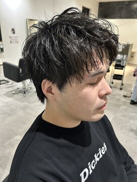 ヒュイル バイ ニアウ(Hwyl by Niau) メンズスパイキーショートスパイラルパーマニュアンスパーマ眉毛