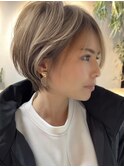 ショートヘアショートボブ白髪ぼかしハイライトカラーボブ