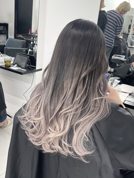 アライブ キチジョウジ(ALIVE Kichijoji) ホワイトベージュグラデーションカラー