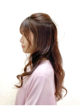 黄ぐまくん美容室 ロング　巻き髪