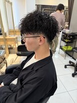 アイズ 海老名(AIZU)&nbsp;ツイストスパイラルパーマ×刈り上げマッシュ メンズパーマ