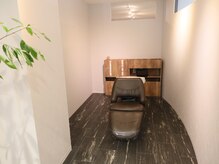 アメイロ(ame/iro)の雰囲気（個別のシャンプー台で周りを気にせずリラックスできます♪）