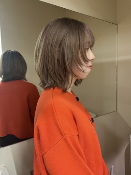 ユーリ(JUURI) ミルクティー/レイヤー/顔周りカット