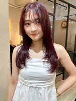 フェリア 梅田(FERIA)&nbsp;抜け感レイヤー×カシスレッド