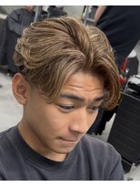 イーラ アメ村店(era)&nbsp;センターパート　ツイストスパイラル眉カットメンズパーマ