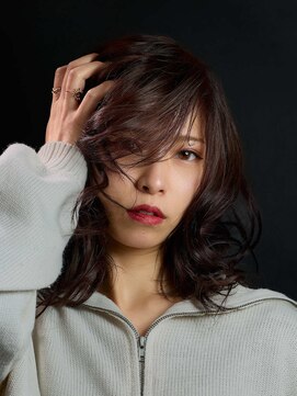 アンアタッシュ(UNE ATTACHE) Feral Fluff 大人可愛い ワイルド ウェーブ　私らしく変わる