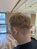 ケンジ 平塚 アネッタ(KENJE annetta)&nbsp;刈り上げショート　ミルクティーベージュ