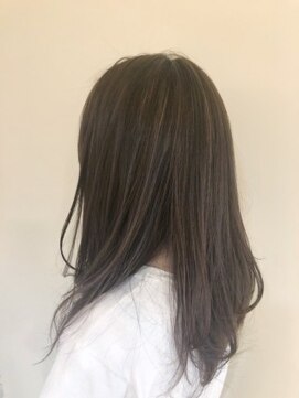 ネオリーブエム(Neolive em;) 透明感ベージュ×ハイライト