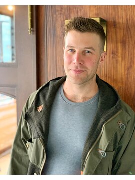 リバレッジ 広尾(Leverage) メンズラフフェードスタイル