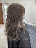 オリーブグレージュ