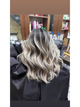 ラフ 難波店(LAFF) #黒髪#ボブルフ#ネビージュ#小顔#ワンレン