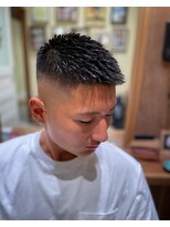 フォーコーナーズ(Four Corners)&nbsp;フェード・スキンフェードツーブロック刈り上げジェットモヒカン