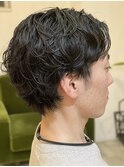 センターパートウルフ系スタイル