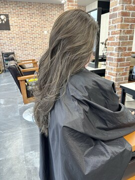 リンク(LinK) ハイライトとレイヤーで動きとボリュームをプラス