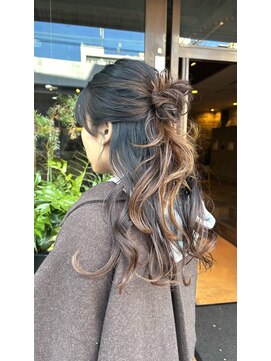 マッシュ アドベ 八戸ノ里(MASHU ADOBE) ハーフアップアレンジ