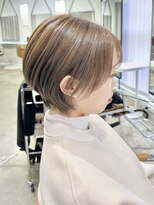 大人かわいい小顔ショートショートヘア30代40代50代白髪ぼかし