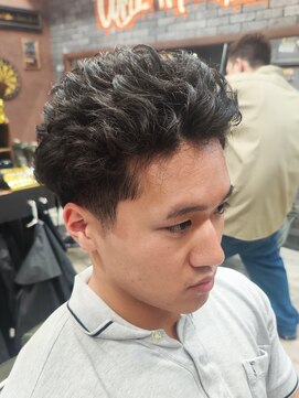 フォーコーナーズカットショップスリーセント 栄(FourCornersCutShop 3/cent) 仏陀パーマ/ブッダパーマ/スパイキーショート