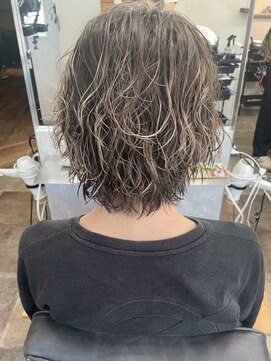 ビスクヘアデザイン(bisq hair design) パーマ　髪質改善　艶髪　ミディアムレイヤー　学割24