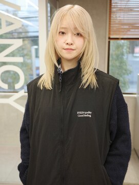 ヴァンシィー(VANCY) ブロンドベージュ/顔まわりレイヤーカット