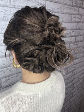 フィー 東川口店(fee) デートや二次会にも!愛され編み込みアレンジ