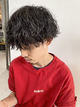 ヒビヲ(HIBIO) 前下がりマッシュ波巻きスパイラルパーマメンズツーブロック横浜