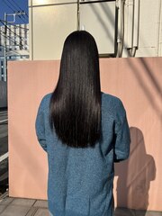 黒髪ロングスタイル髪質改善水素トリートメント