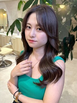 ミズチャーム(Ms.CHARM) 顔周りカット/レイヤーカット/オリーブベージュ/韓国ヘア