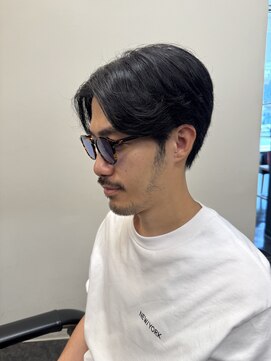 男を磨くメンズサロン オム グランド(HOMME GRAND) ニュアンスパーマ(センターパート)