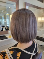 ナビバイケンジ(NaVI by KENJE)&nbsp;丸み×くびれで“首が細く見える”大人ショート