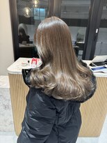 ルル(loulou)&nbsp;ブリーチなし♪ラテベージュ　ツヤツヤミディアムレイヤーカット