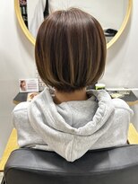 ハイク(HYKE)&nbsp;大人美人ショートボブ×白髪ぼかしハイライト
