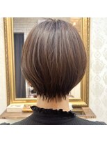 アロッタ 梅田茶屋町(alotta)&nbsp;似合わせカット30代40代50代ショートボブくびれレイヤーカット