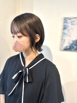 マリン(Marine)&nbsp;20代30代くびれレイヤーカットカーキカラー