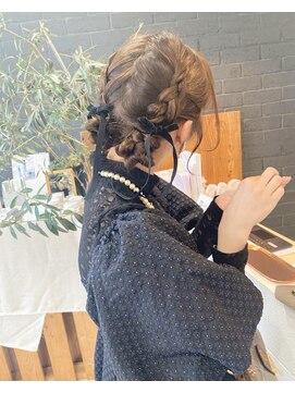 ニド(2do) 編み込みお団子アレンジ