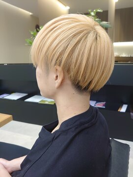 レーノ(leno) 刈り上げブロンドマッシュ【広島五日市レーノ　左田野徹】