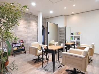 エコル(ekolu)の写真/【大村駅近く】19時まで受付OKだからお仕事帰りにも通いやすい◎落ち着く空間で髪に優しい施術をご提供＊
