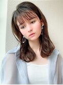 2wayバングでイメチェン!顔まわりレイヤーくびれヘアが人気◎