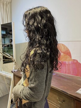 ヘアーアイストゥーレ(HAIR ICI TRE) ロングレイヤーパーマドライパーマプードルパーマダークグレー